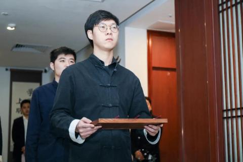 罗湖区人大常委副主任谭会茹一行莅临沐鸣2娱乐调研